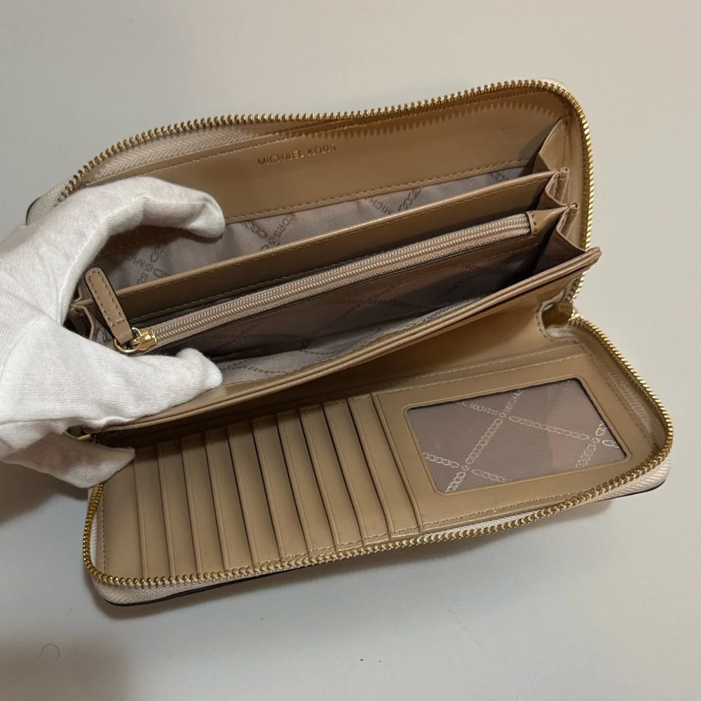 Michael Kors Cream and Gold Zip-Around Wallet - Picture 7 of 11